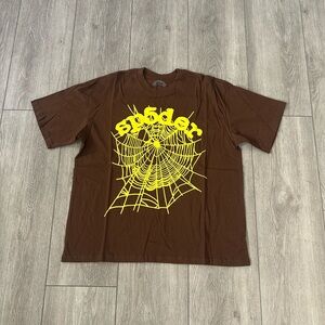 Sp5der Brown T-Shirt with Yellow Graphic